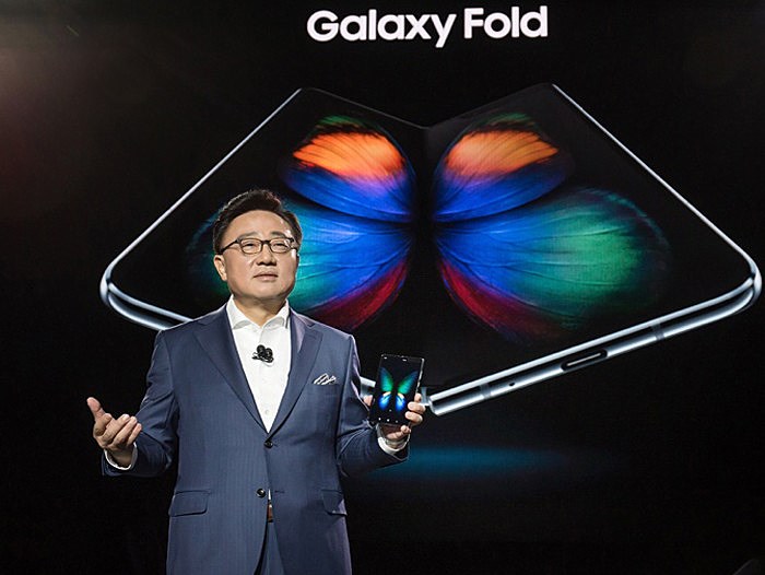 SAMSUNG Galaxy Fold